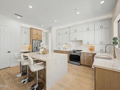 6102 E SONORAN Trail