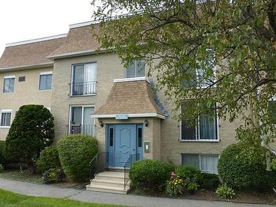 220 Swanson Rd #602