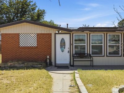 2703 Brazos Ave