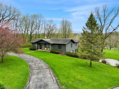 4333 Pine Ridge Trl NE