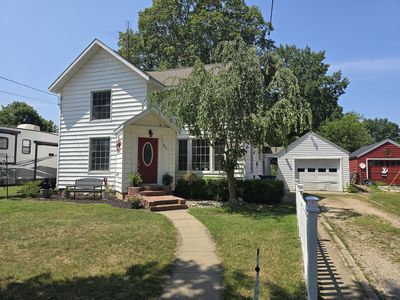 642 Maple St