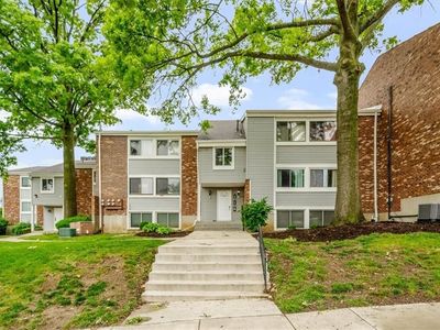 Property at 10104 W 96th St APT C, Overland Park, KS