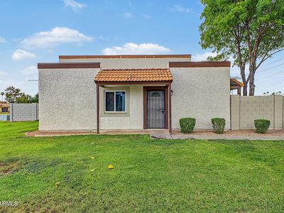952 E DIAMOND Drive
