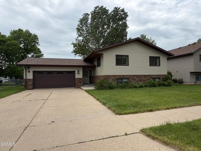 Property at 1626 Wichita Dr, Bismarck, ND
