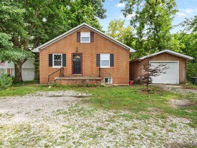 325 W North St