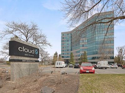 5601 Smetana Dr UNIT 701