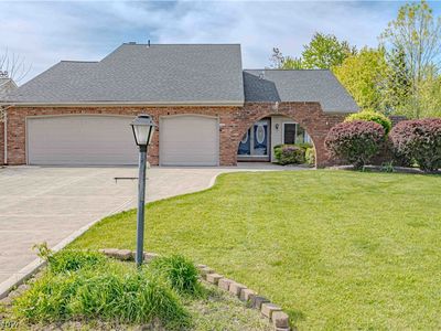 Property at 16461 S Red Rock Dr, Strongsville, OH