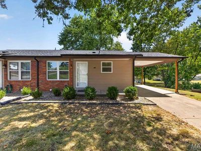 48 Laura Dr