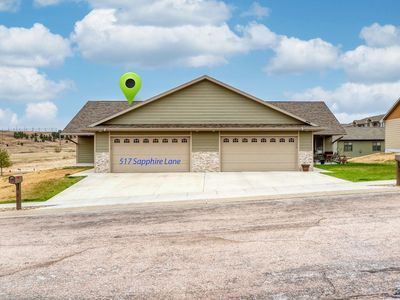 517 Sapphire Ln