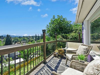 1035 Temple Drive