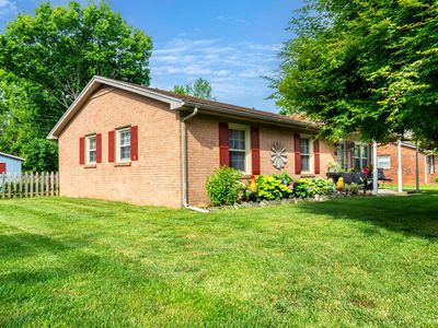 Property at 843 Kingsway Dr, Versailles, KY