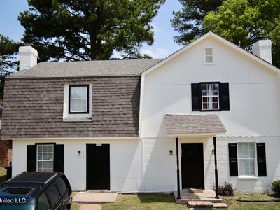 2701/02 Jamestown Way #2