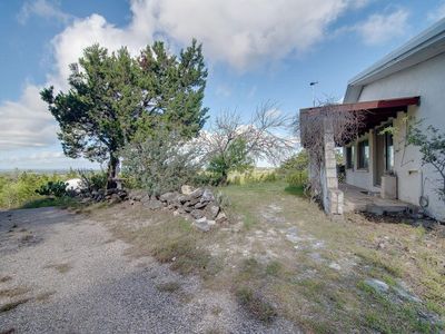 999 Royal Oaks Loop