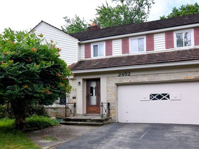 2492 Newbury Dr