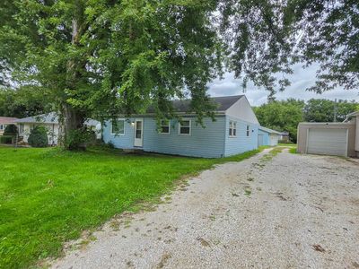 22384 & 22390 Old Highway 169