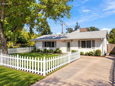 2041 Grand Coulee Blvd