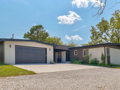 5776 E Farm Rd 168