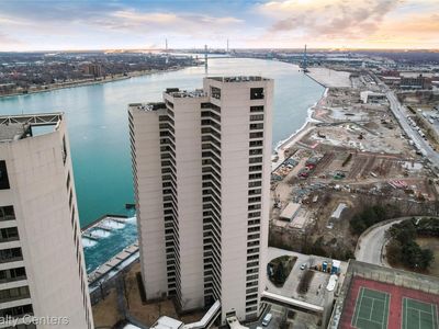 1001 W Jefferson Ave #300/24J
