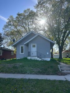 105 19th Ave N