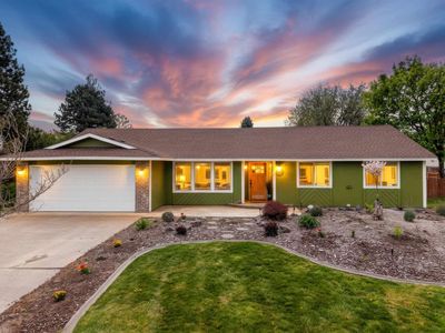 233 Greenbriar W
