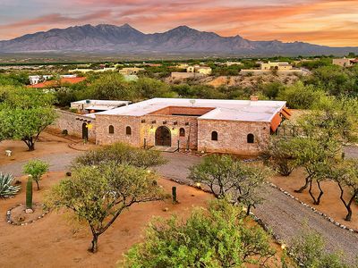 909 W Mission Twin Buttes Rd