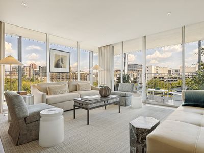 3310 Fairmount St APT 9D