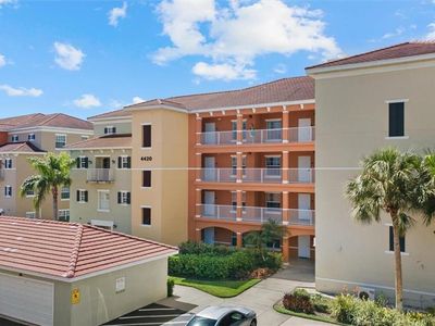 4420 Botanical Place CIR #402