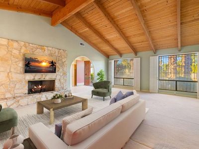 1087 E Paseo El Mirador