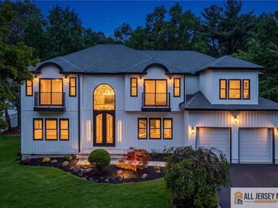 220 W Locust Ave