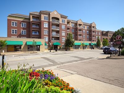 570 Crescent Blvd Unit 408