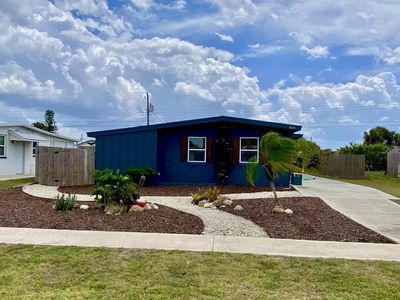 8819 Aero Ave