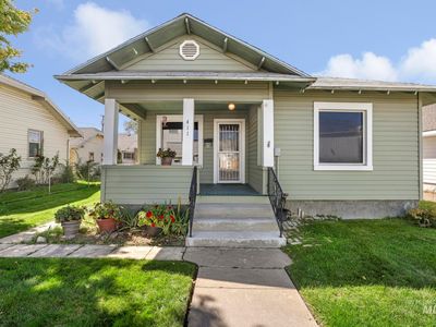 411 2nd Ave W