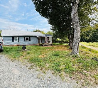 Property at 194 Cherry Dr, Lexington, NC