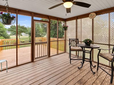 5512 Grand Traverse Dr