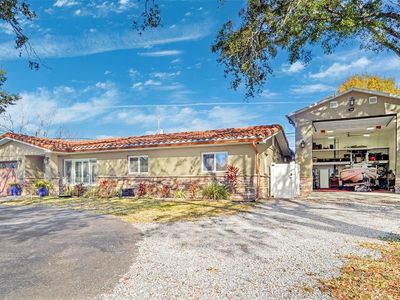 3595 Floral Dr