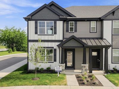 574 E 120th Pl