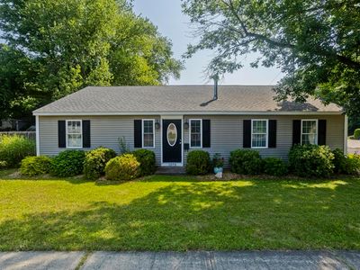1075 Main St