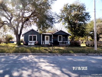 403 N AVENUE D (Jackson St)