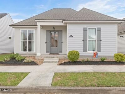 300 Harvey Cay Ln