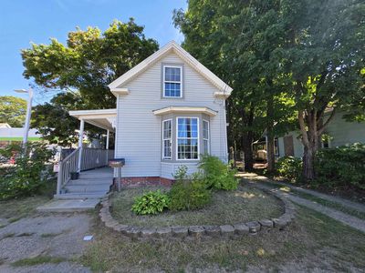 8 Highland Street