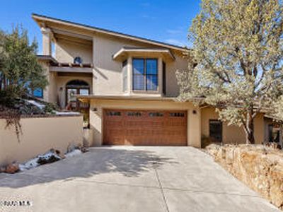 616 Thunderbird Dr