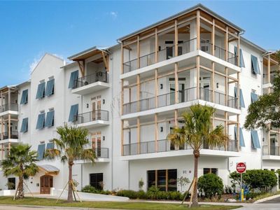 91 Davis Blvd UNIT 202