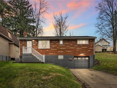 2945 Strachan Ave