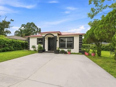1801 BETHUNE DRIVE