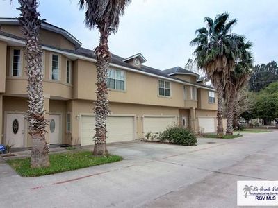 142 Country Club Rd APT 7