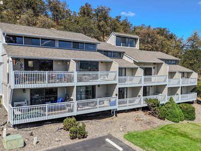 28 NW Mountain View Dr