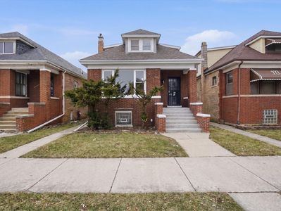 8011 S Dante Ave