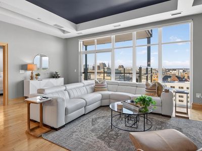 1313 North Franklin PLACE #1002