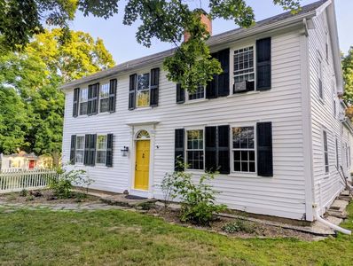 16 Parish Hill Rd