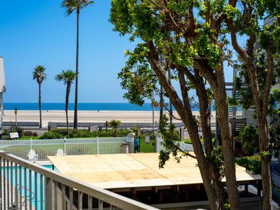 246 E Surfside Dr